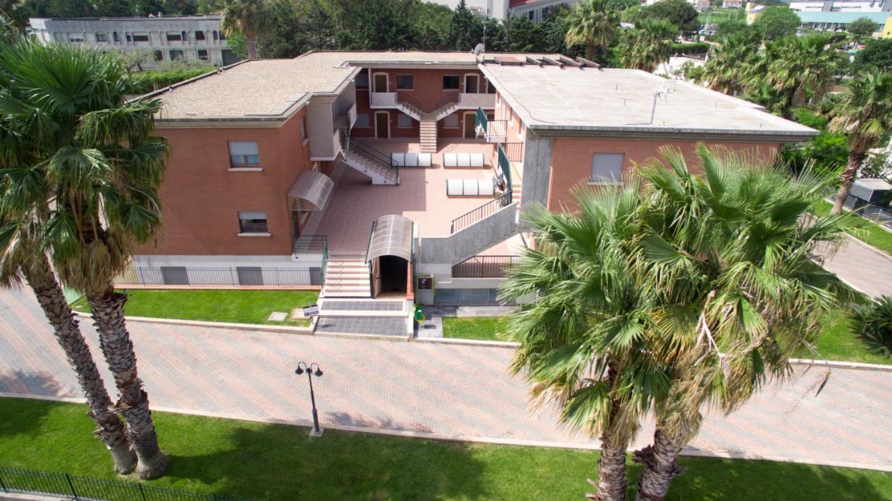 Residence Villaggio Del Sole Термоли Экстерьер фото